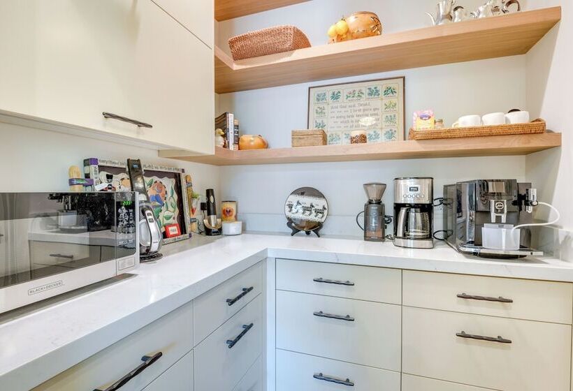 Luxury Alpine Home W/ Hot Tub: 1 Mi To Sun Valley!