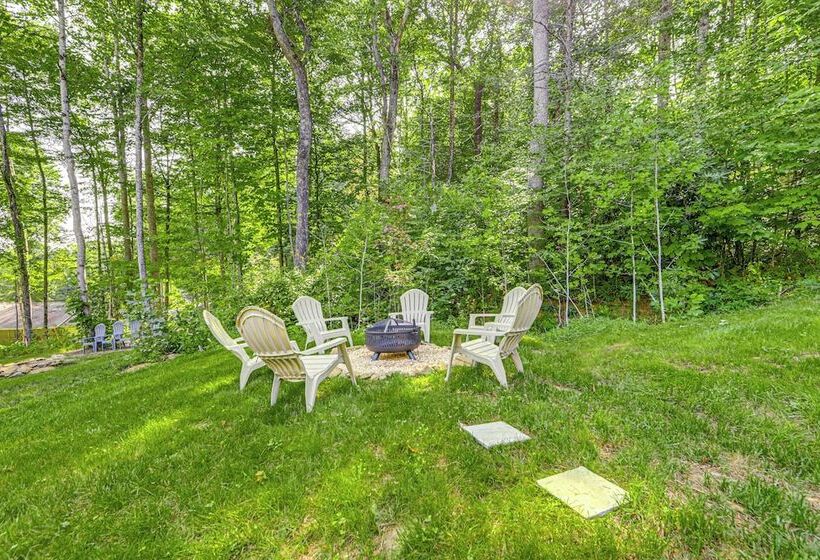 Maggie Valley Home: Porch & Yard