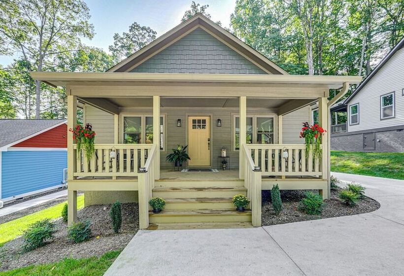 Maggie Valley Home: Porch & Yard