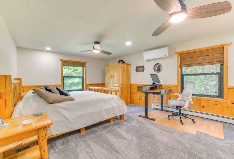 Michigan Cabin W/ On Site Fishing Pond & Deck