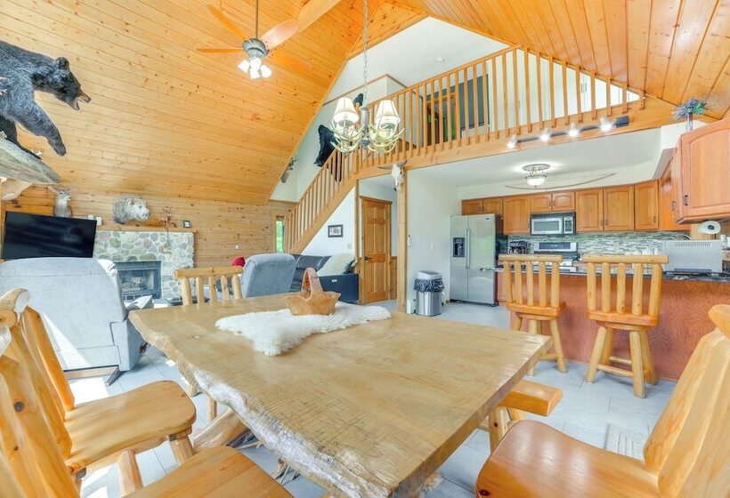 Michigan Cabin W/ On Site Fishing Pond & Deck