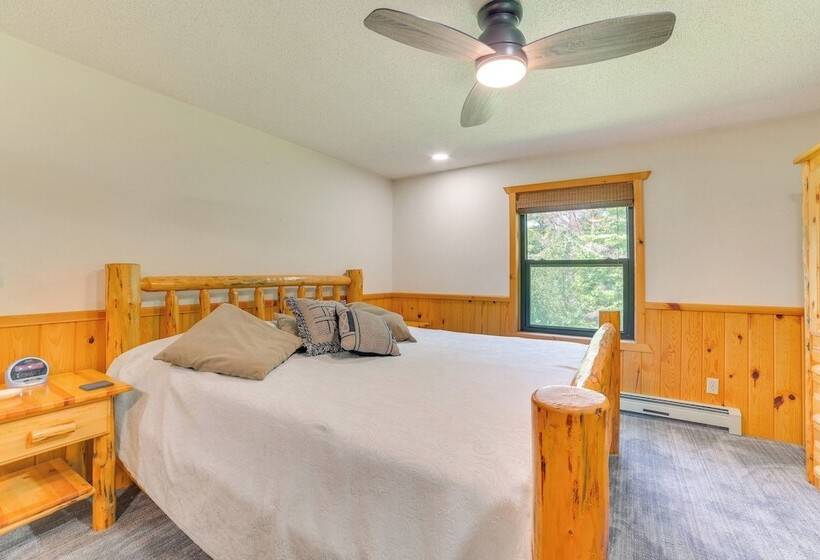 Michigan Cabin W/ On Site Fishing Pond & Deck