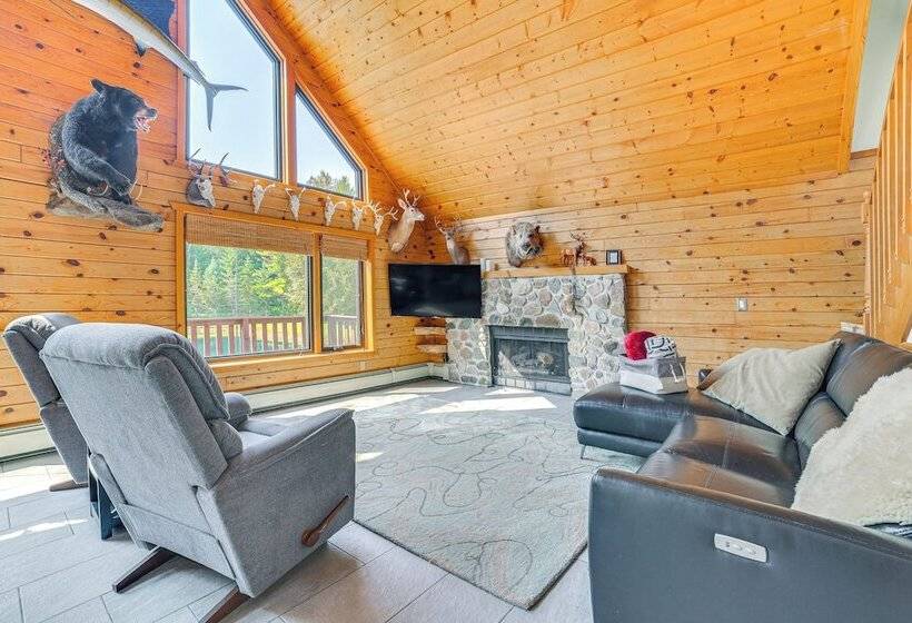 Michigan Cabin W/ On Site Fishing Pond & Deck