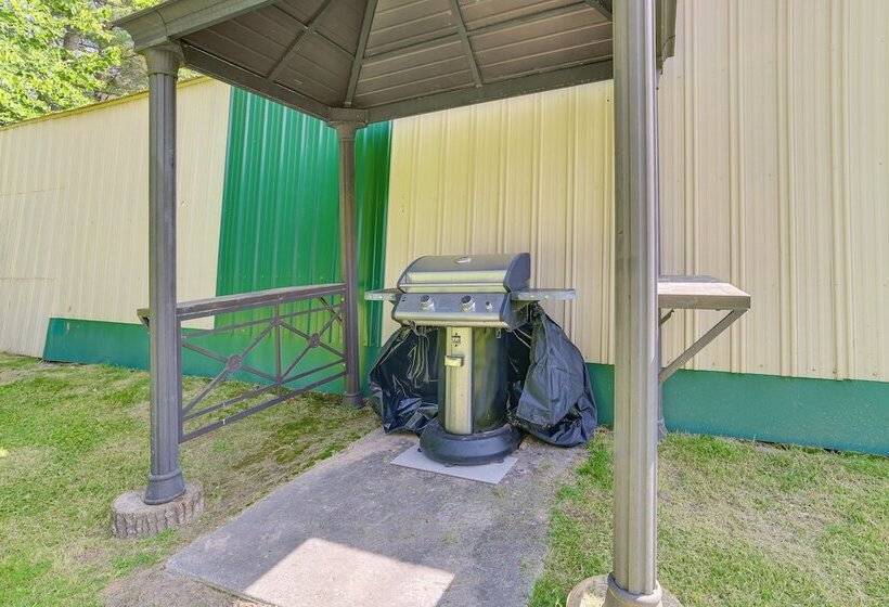 Michigan Cabin W/ On Site Fishing Pond & Deck