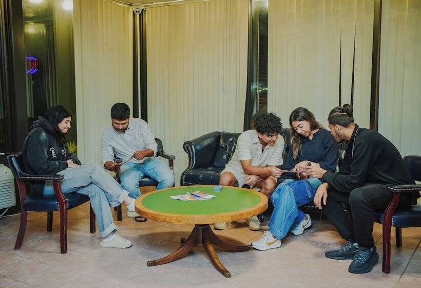 فندق على الطريق Falls View Inn