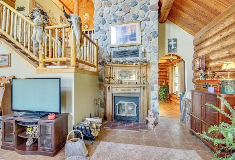 North Dakota Cabin W/ Private Deck & Sauna!