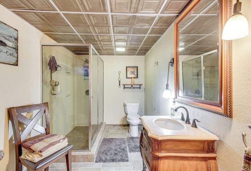 North Dakota Cabin W/ Private Deck & Sauna!