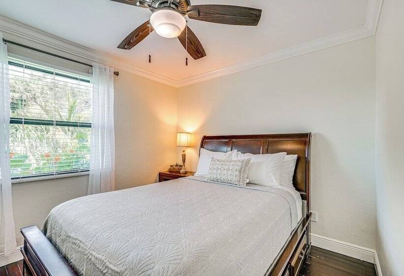 Peaceful Fort Myers Home: Walk To Buckingham Farms
