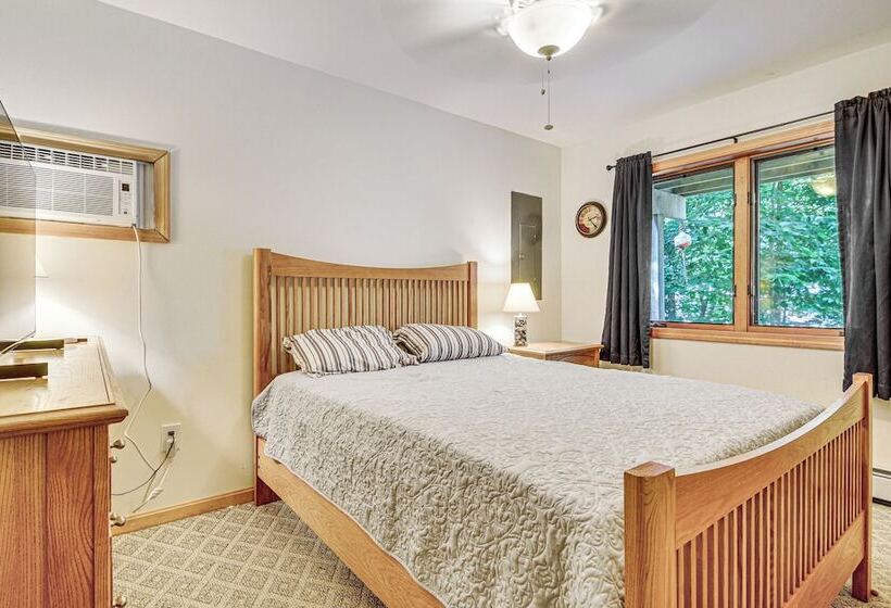 Peaceful Highland Lake Home W/ Kayaks, Dock Access