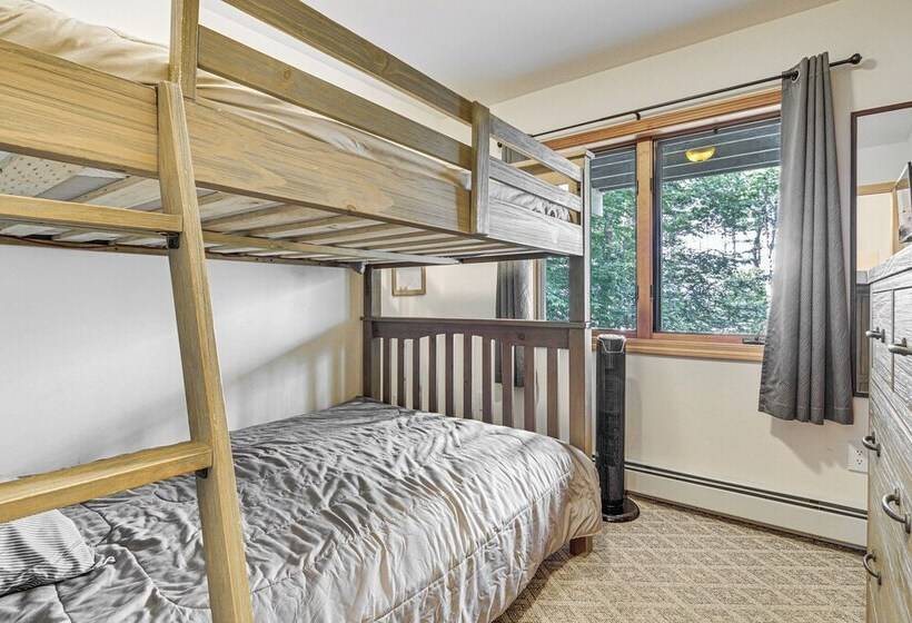 Peaceful Highland Lake Home W/ Kayaks, Dock Access