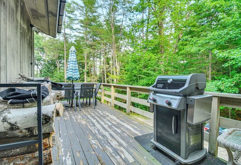 Peaceful Highland Lake Home W/ Kayaks, Dock Access