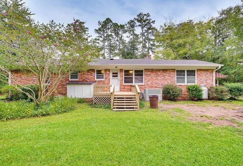 Peaceful Lumberton Home   7 Mi To Dtwn Riverwalk!