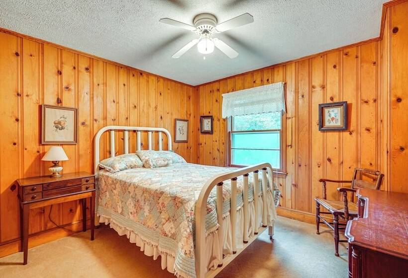 Peaceful Lumberton Home   7 Mi To Dtwn Riverwalk!