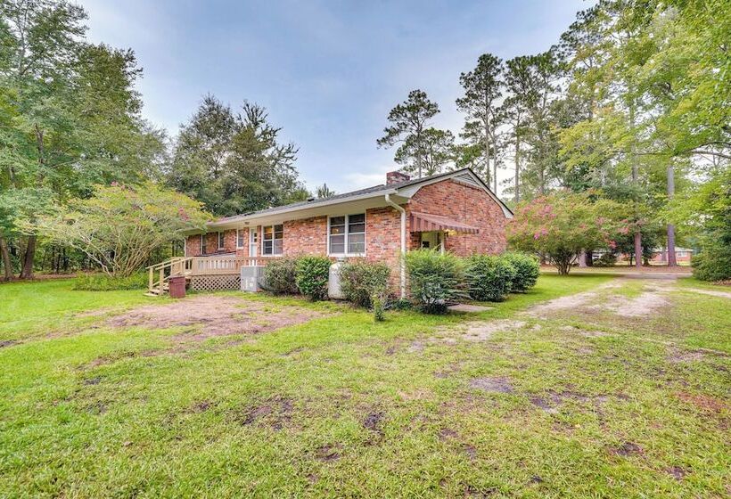 Peaceful Lumberton Home   7 Mi To Dtwn Riverwalk!