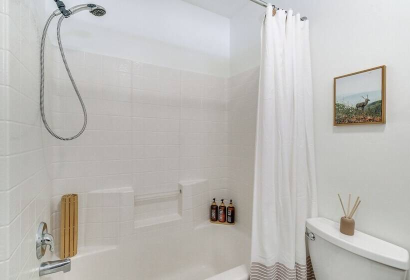 4 Mi To Lake Gregory: Crestline Cabin