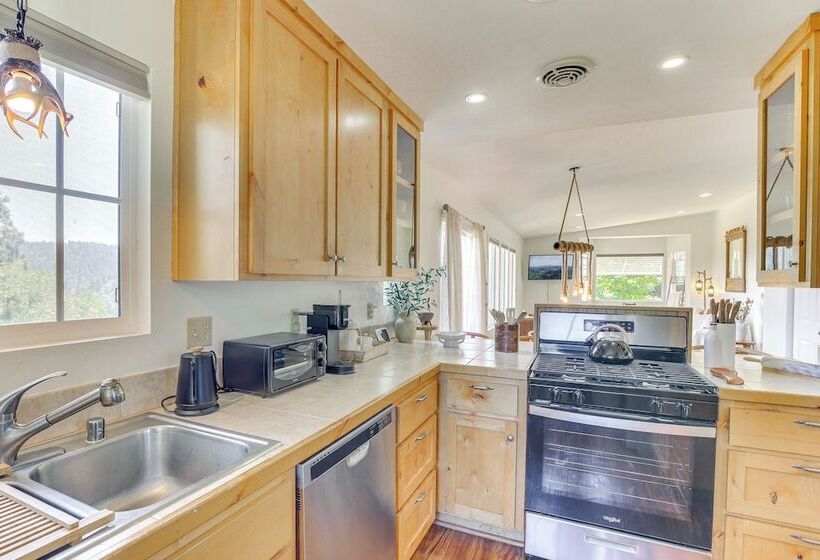 4 Mi To Lake Gregory: Crestline Cabin