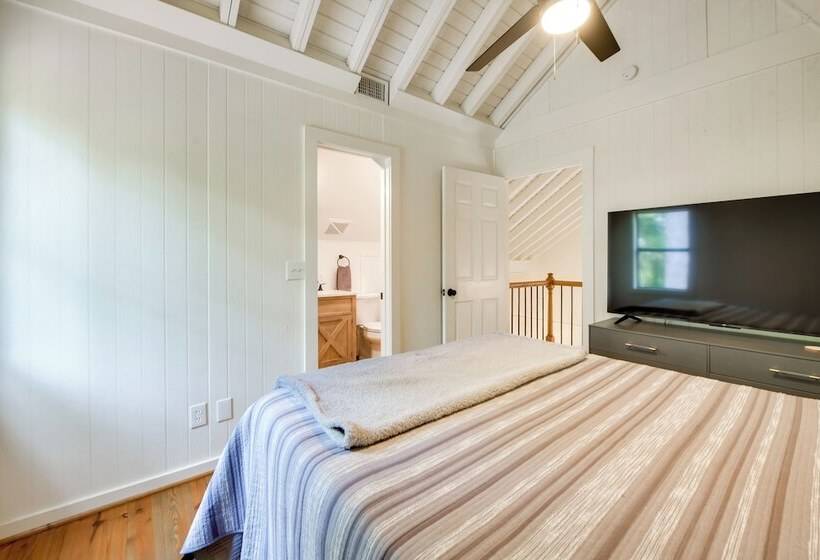 Screened Porch: Pet Friendly Dadeville Cabin!