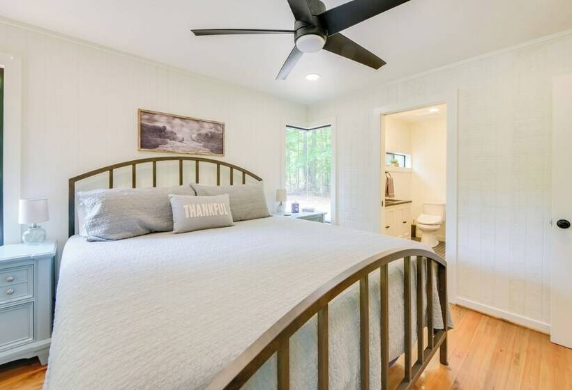 Screened Porch: Pet Friendly Dadeville Cabin!