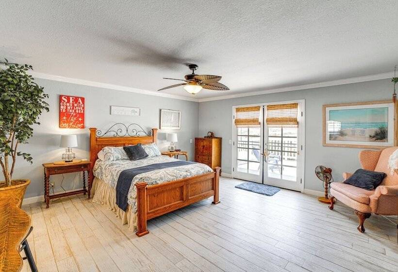 Pet Friendly Riverside Retreat W/ Private Hot Tub!