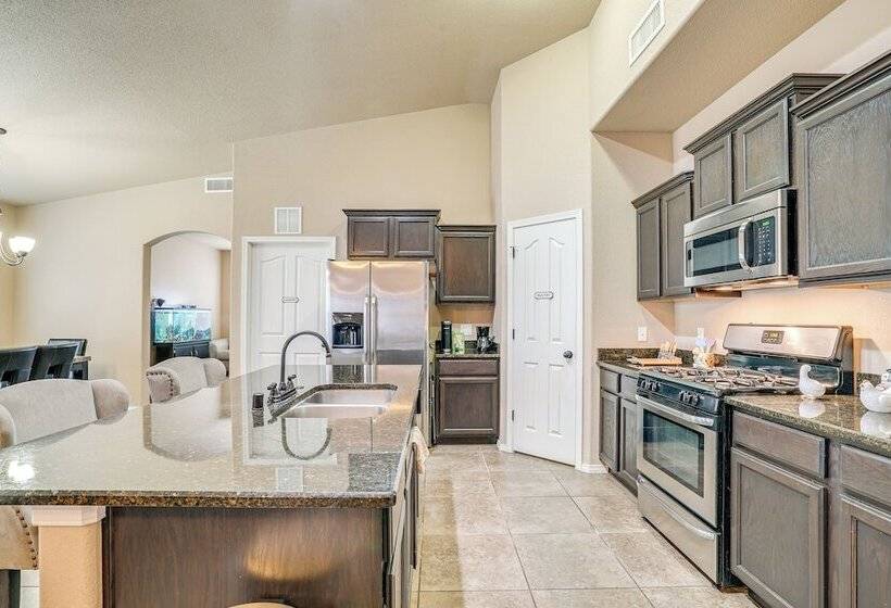 Pet Friendly Santa Teresa Home W/ Patio & Grill!