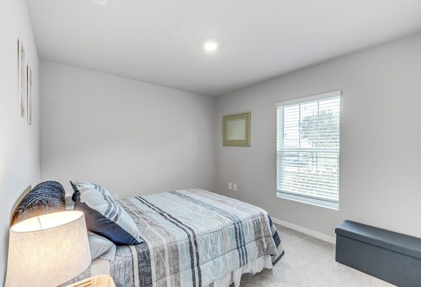 Port Charlotte Retreat Near Beach & Rays Stadium!