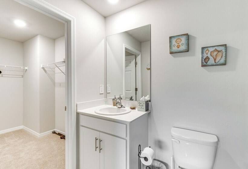 Port Charlotte Retreat Near Beach & Rays Stadium!