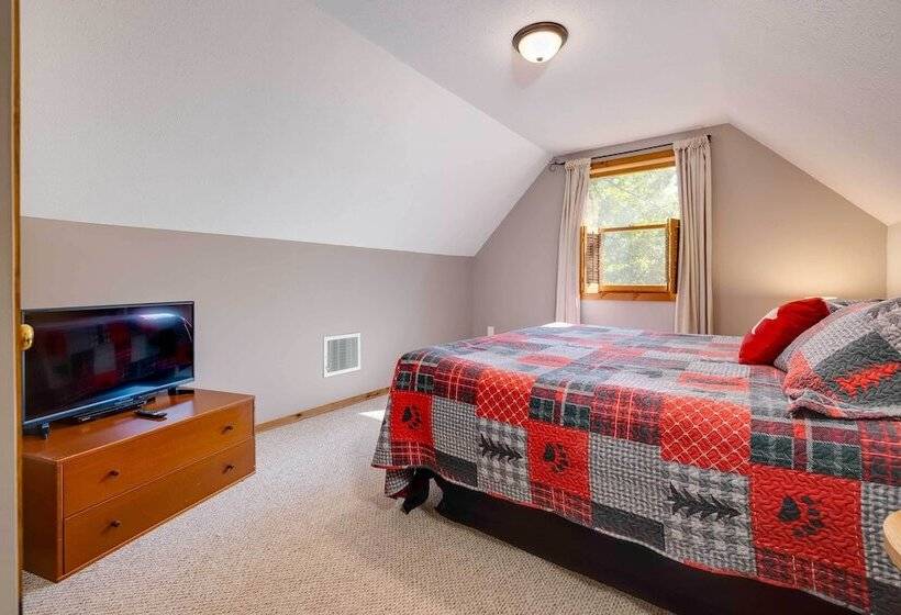 < 1 Mi To Bryce Resort: Quiet Cabin W/ Hot Tub!