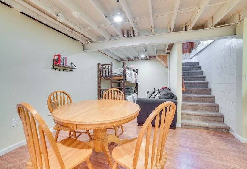 Quiet Family Home W/ Yard < 1 Mi To Houghton Lake!