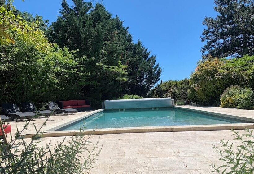 Резиденция La Madone