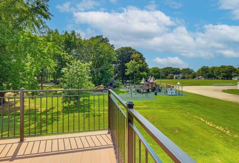 Rock Hall Retreat W/ Balcony Near Park & Marina!