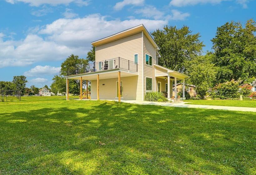 Rock Hall Retreat W/ Balcony Near Park & Marina!