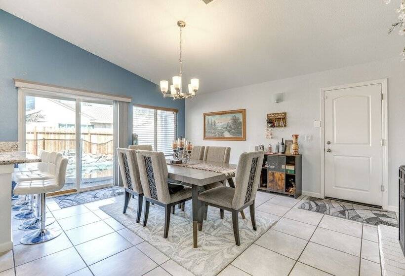 Sacramento Home W/ Pool Near Dtwn: Pets Welcome!