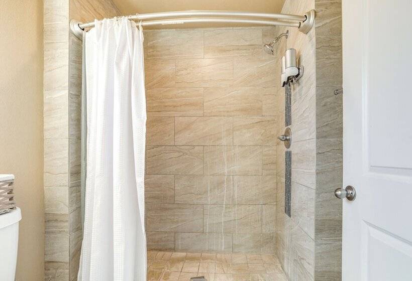 Sacramento Home W/ Pool Near Dtwn: Pets Welcome!