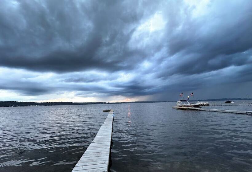 Saratoga Lakeside Retreat