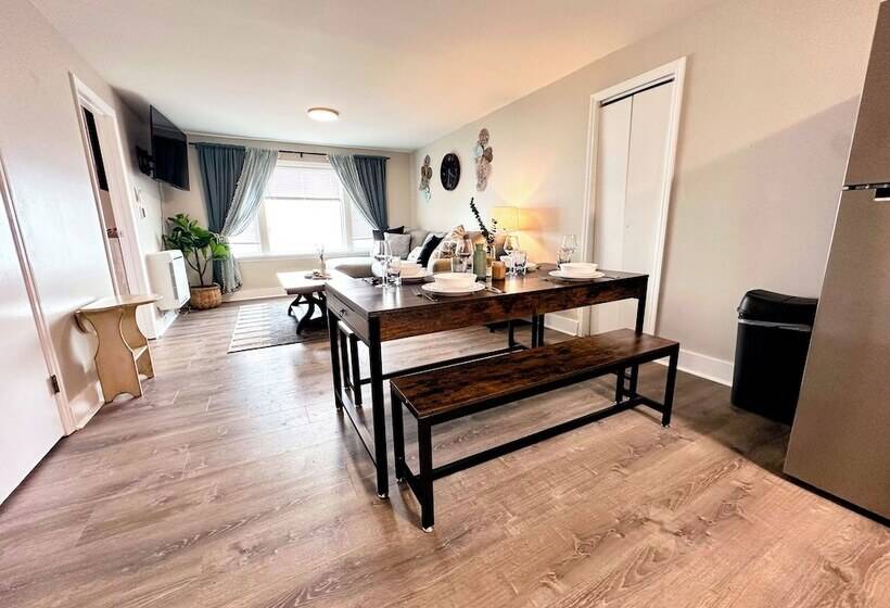 Saratoga Lakeside Retreat