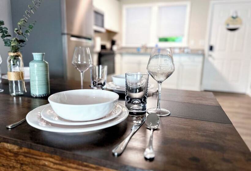 Saratoga Lakeside Retreat