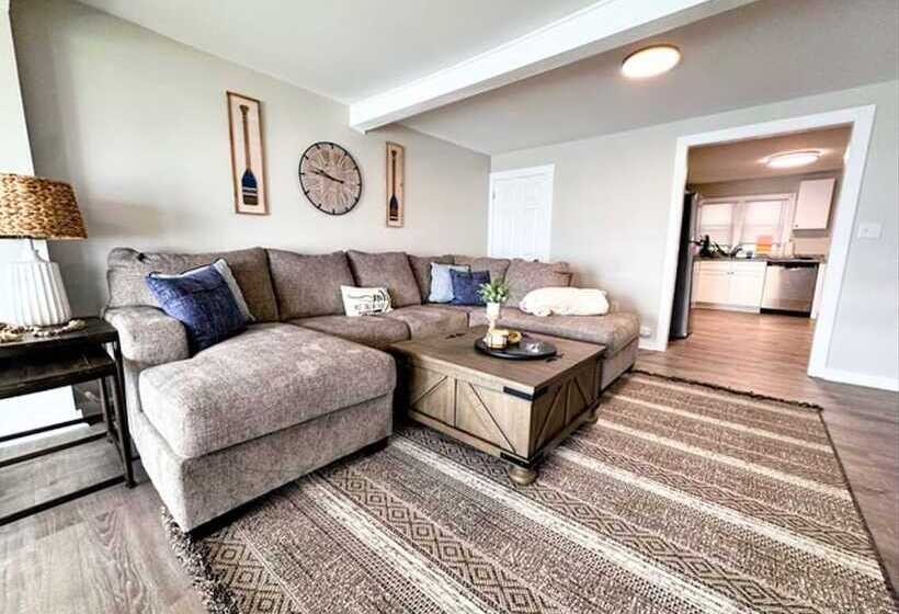 Saratoga Lakeside Retreat