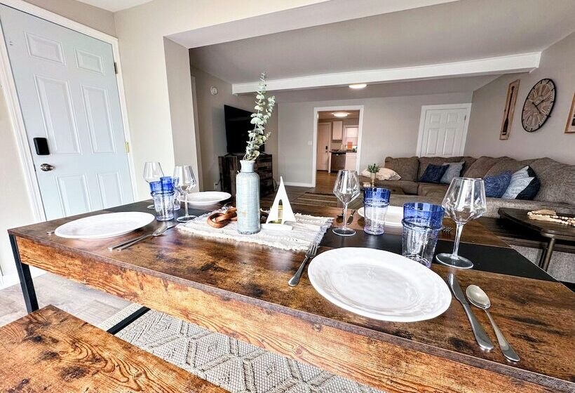 Saratoga Lakeside Retreat