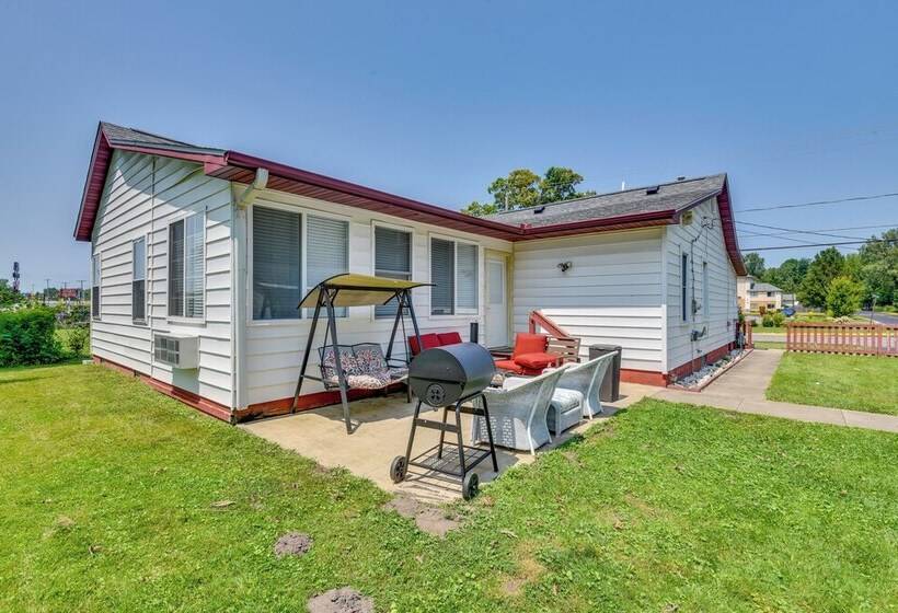 3 Mi To Lake Michigan Access: Sawyer Home W/ Patio