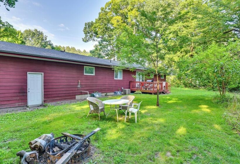 5 Mi To Warren Dunes Secluded Sawyer Home!