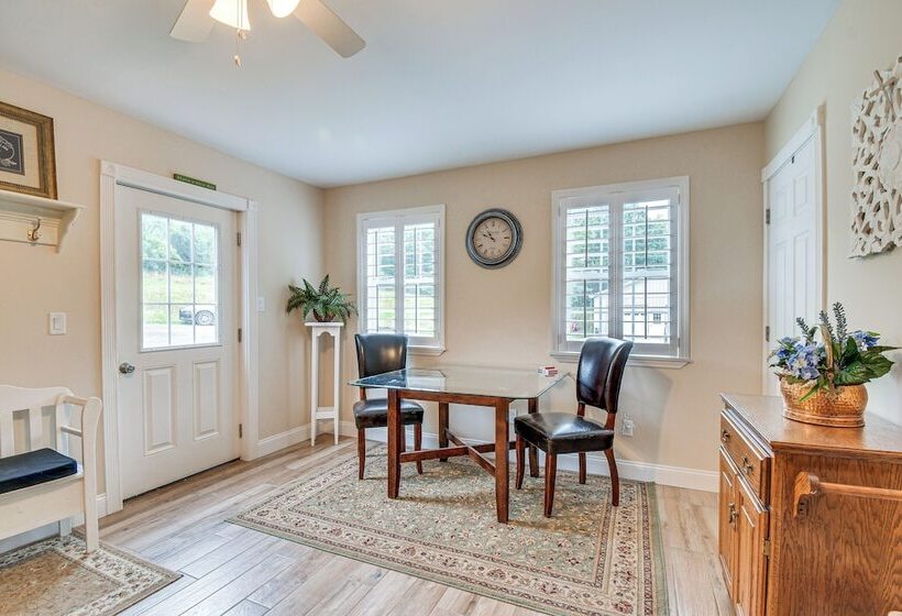 Seneca Lake Retreat W/ Deck   Walk To Wineries!