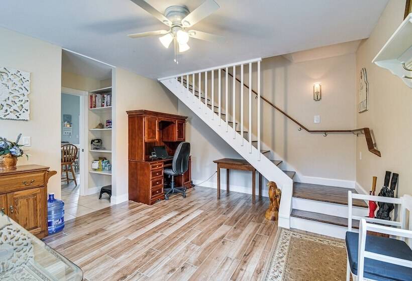 Seneca Lake Retreat W/ Deck   Walk To Wineries!