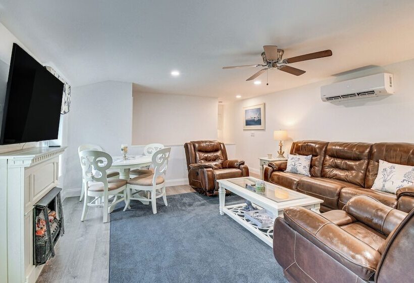 Seneca Lake Retreat W/ Deck   Walk To Wineries!