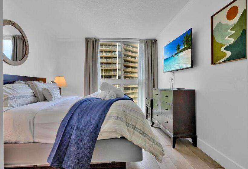 Serene Cozy Retreat With Balcony Free Parking