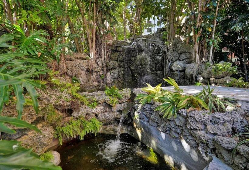 Serene Cozy Retreat With Balcony Free Parking