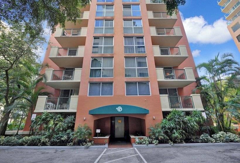 Serene Cozy Retreat With Balcony Free Parking