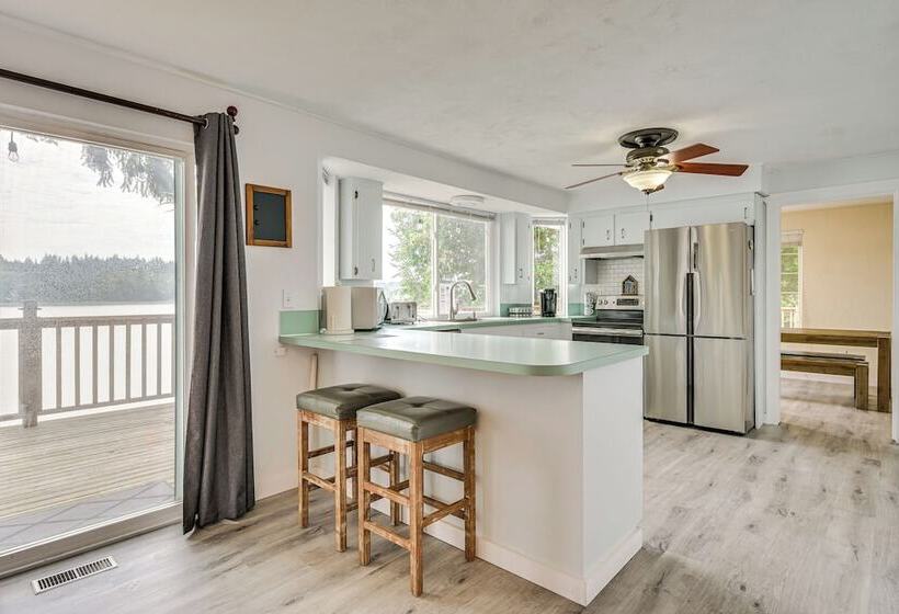 Serene Shelton Sanctuary W/ Private Beach & Kayaks