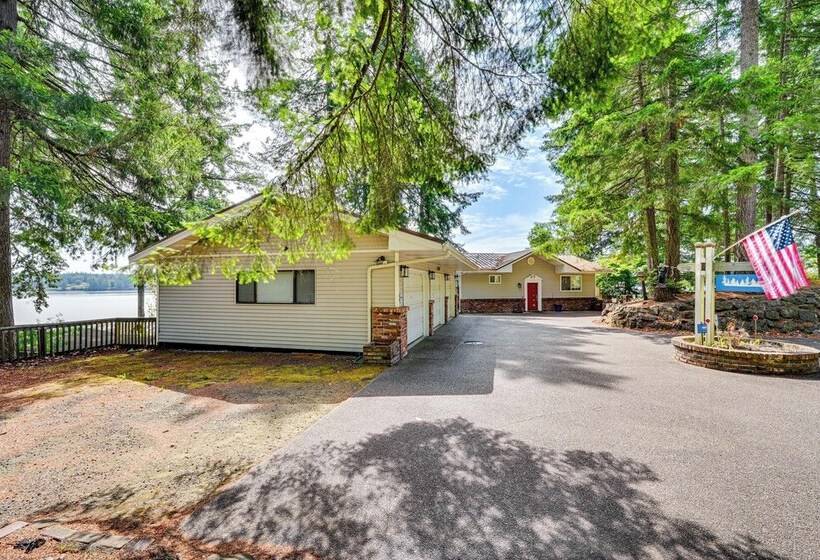 Serene Shelton Sanctuary W/ Private Beach & Kayaks