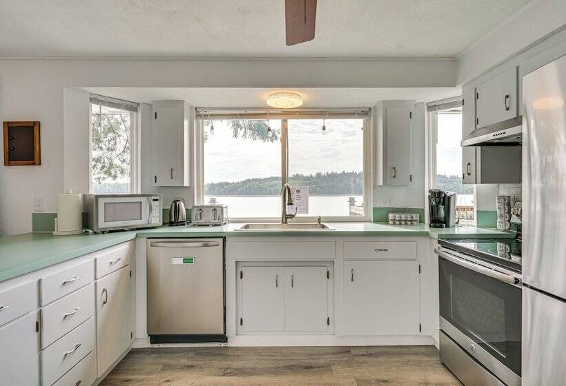 Serene Shelton Sanctuary W/ Private Beach & Kayaks