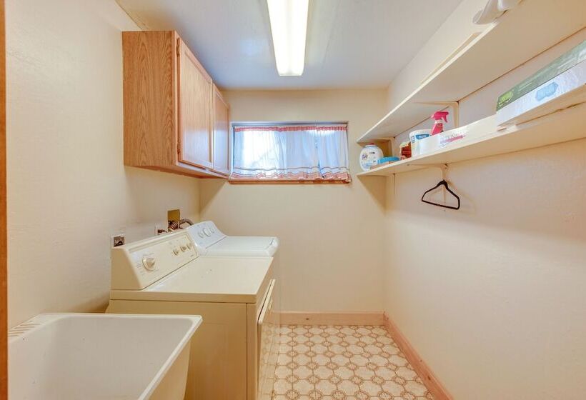 South Lake Tahoe Home W/ Game Rooms, Decks & Sauna